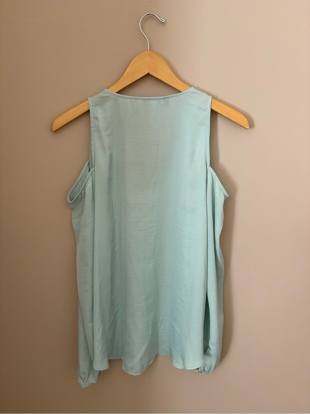 Cold-Shoulder V-Neck Top in Light Aqua Sz M - Picture 8 of 12